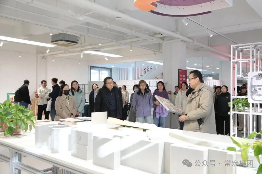 河北经贸大学管信学院师生走进常宏开展移动课堂学习